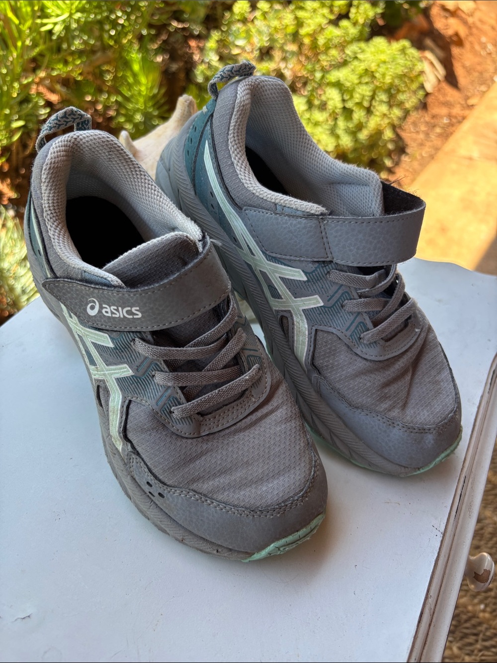 ASICS Gray Kids Sneakers with Mint Trim